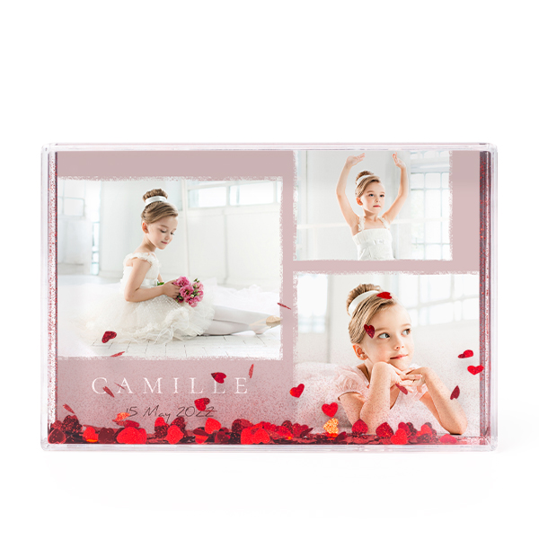 Photo frame with heart confetti Photo frame with heart confetti