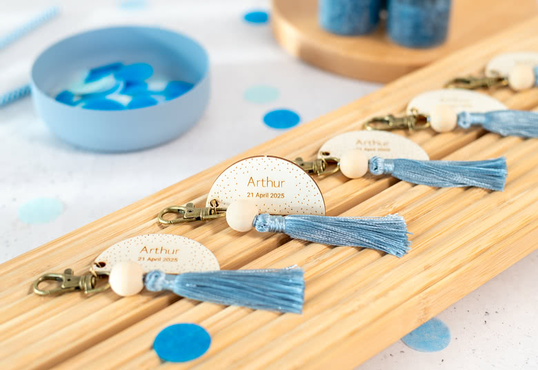 Houten label sleutelhanger met kwastje (set van 6)