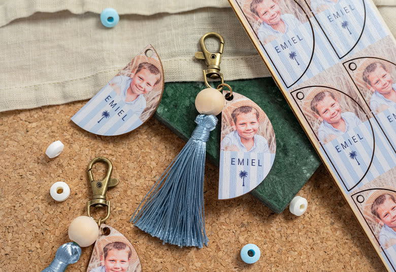 Houten label sleutelhanger met kwastje (set van 6)