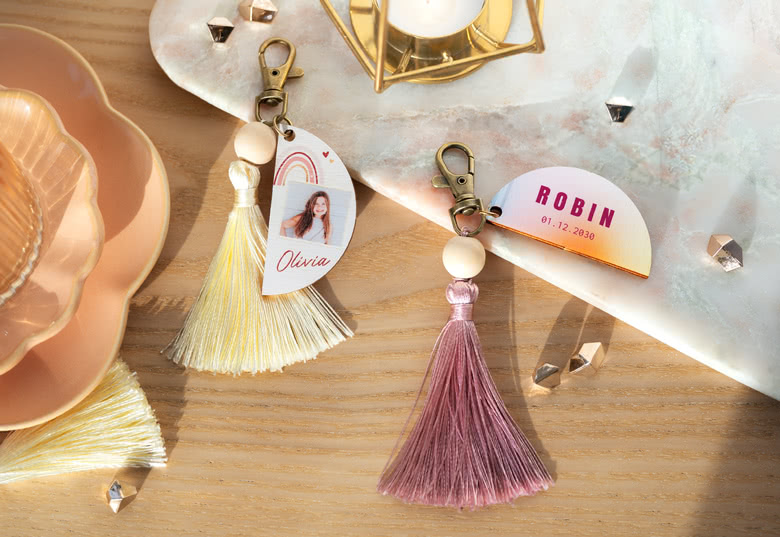 Houten label sleutelhanger met kwastje (set van 6)